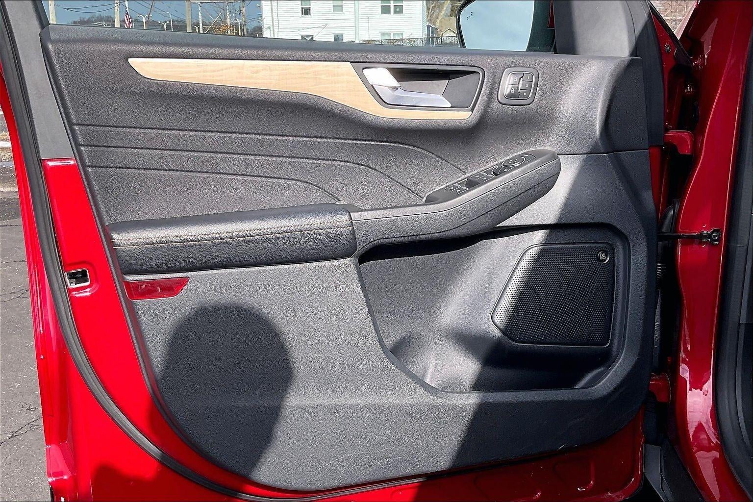 2021 Ford Escape Titanium Hybrid