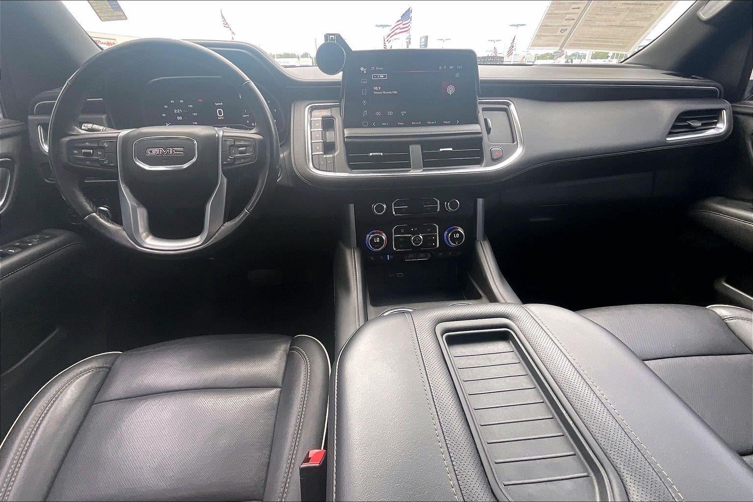 2022 GMC Yukon SLT