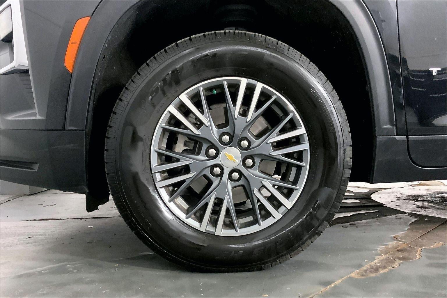 2024 Chevrolet Traverse LT