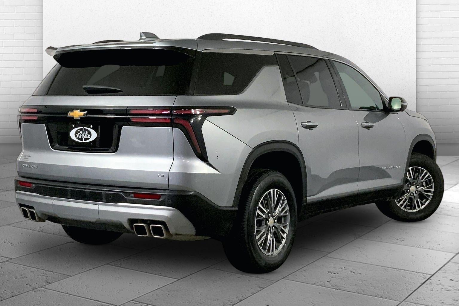 2024 Chevrolet Traverse LT