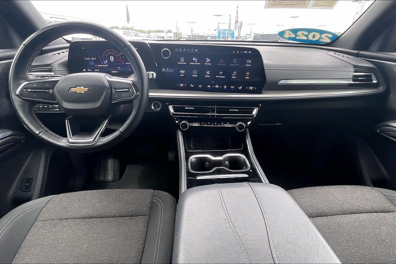 2024 Chevrolet Traverse LT