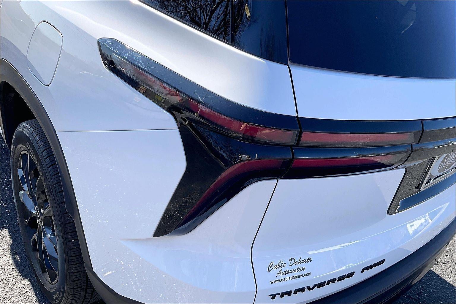 2024 Chevrolet Traverse LT