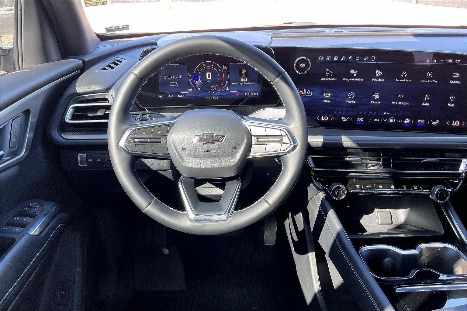 2024 Chevrolet Traverse LT