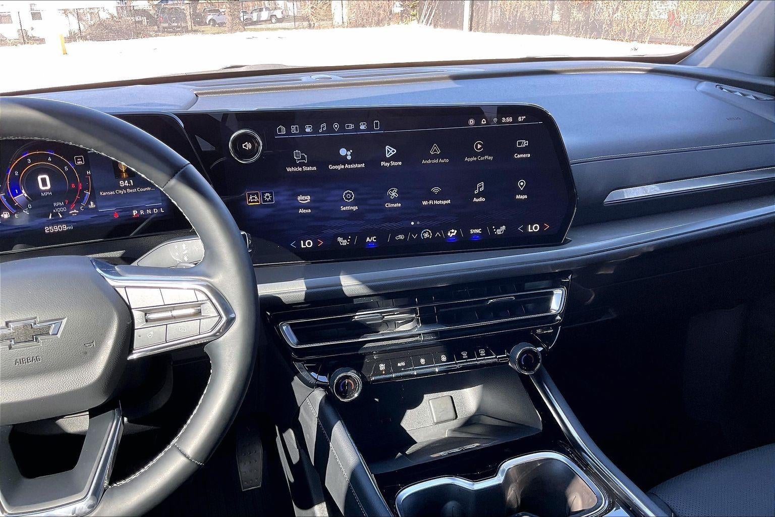 2024 Chevrolet Traverse LT