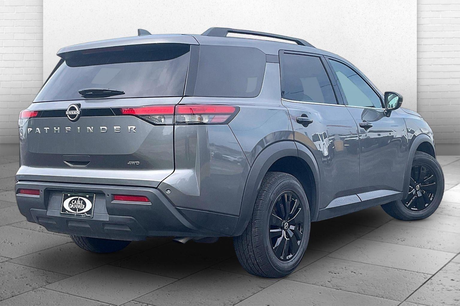 2025 Nissan Pathfinder SV
