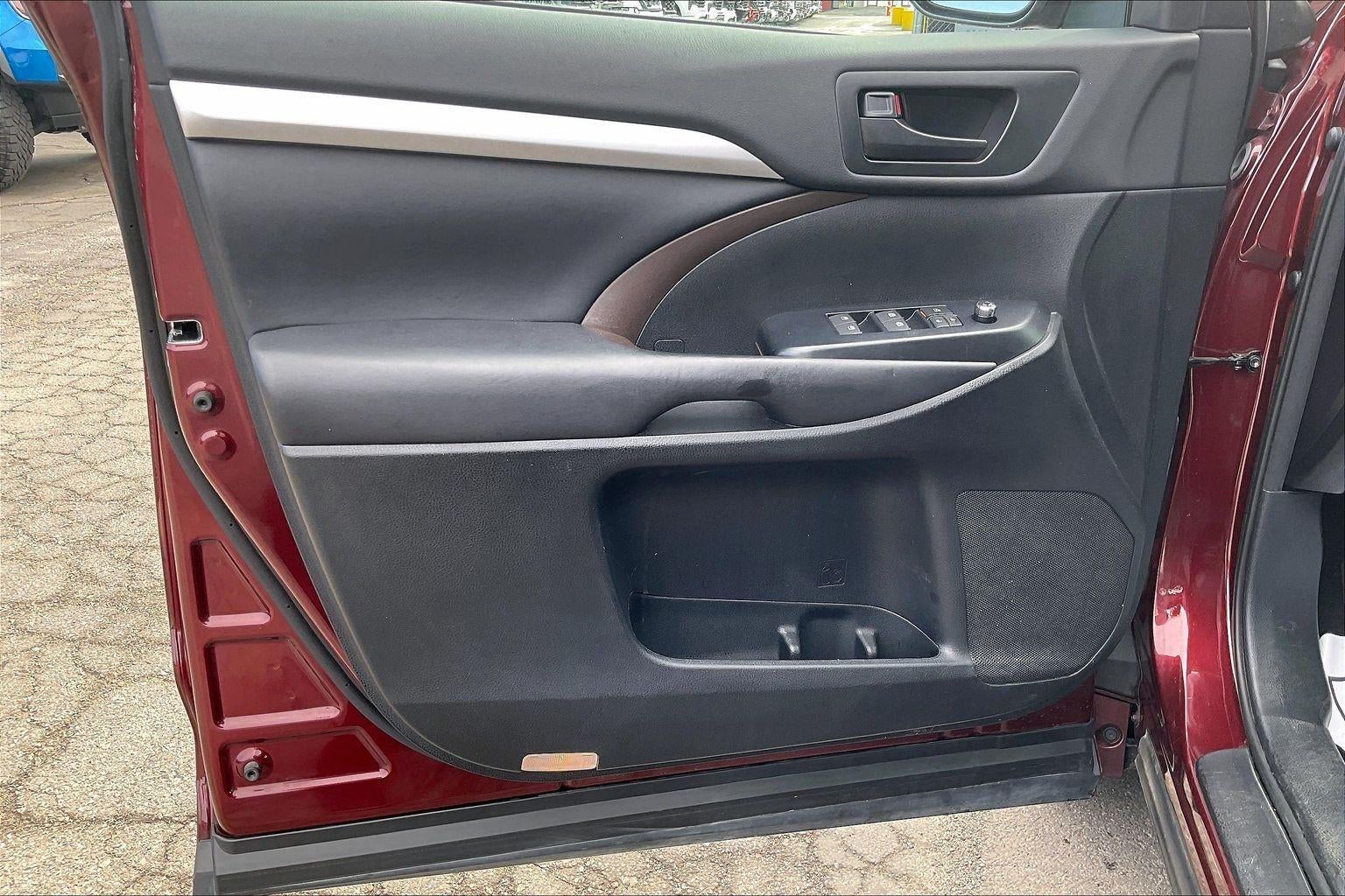 2017 Toyota Highlander LE