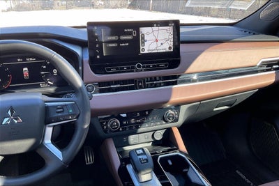 2025 Mitsubishi Outlander SEL