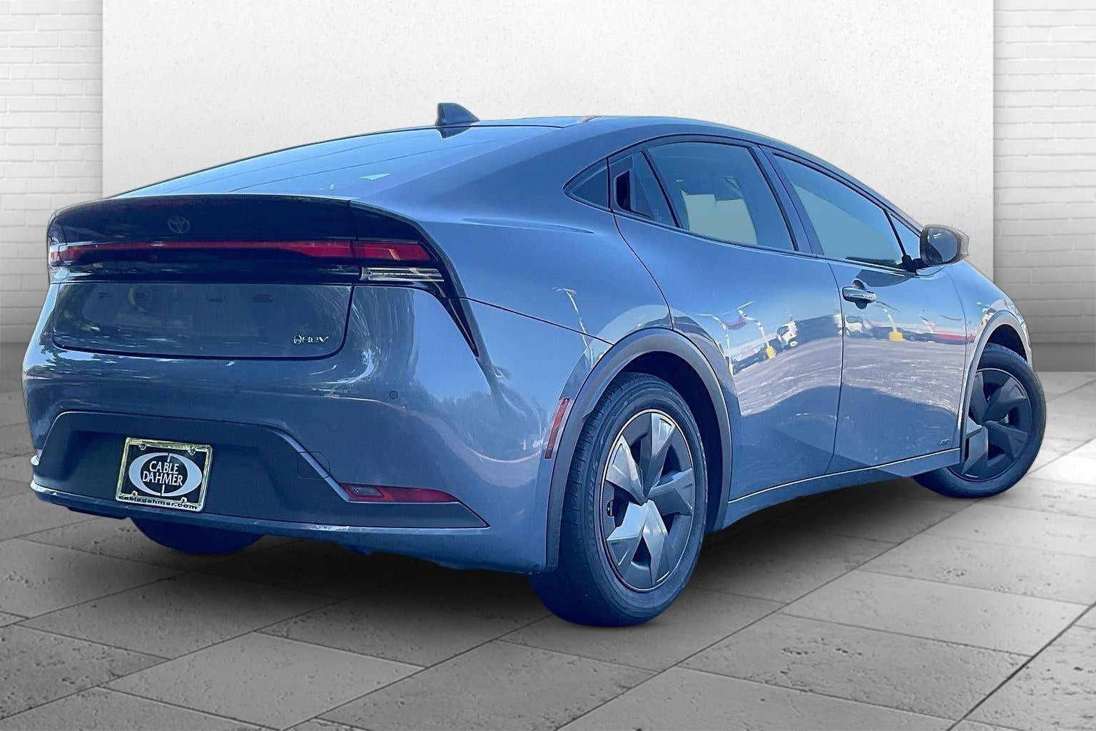 2025 Toyota Prius LE