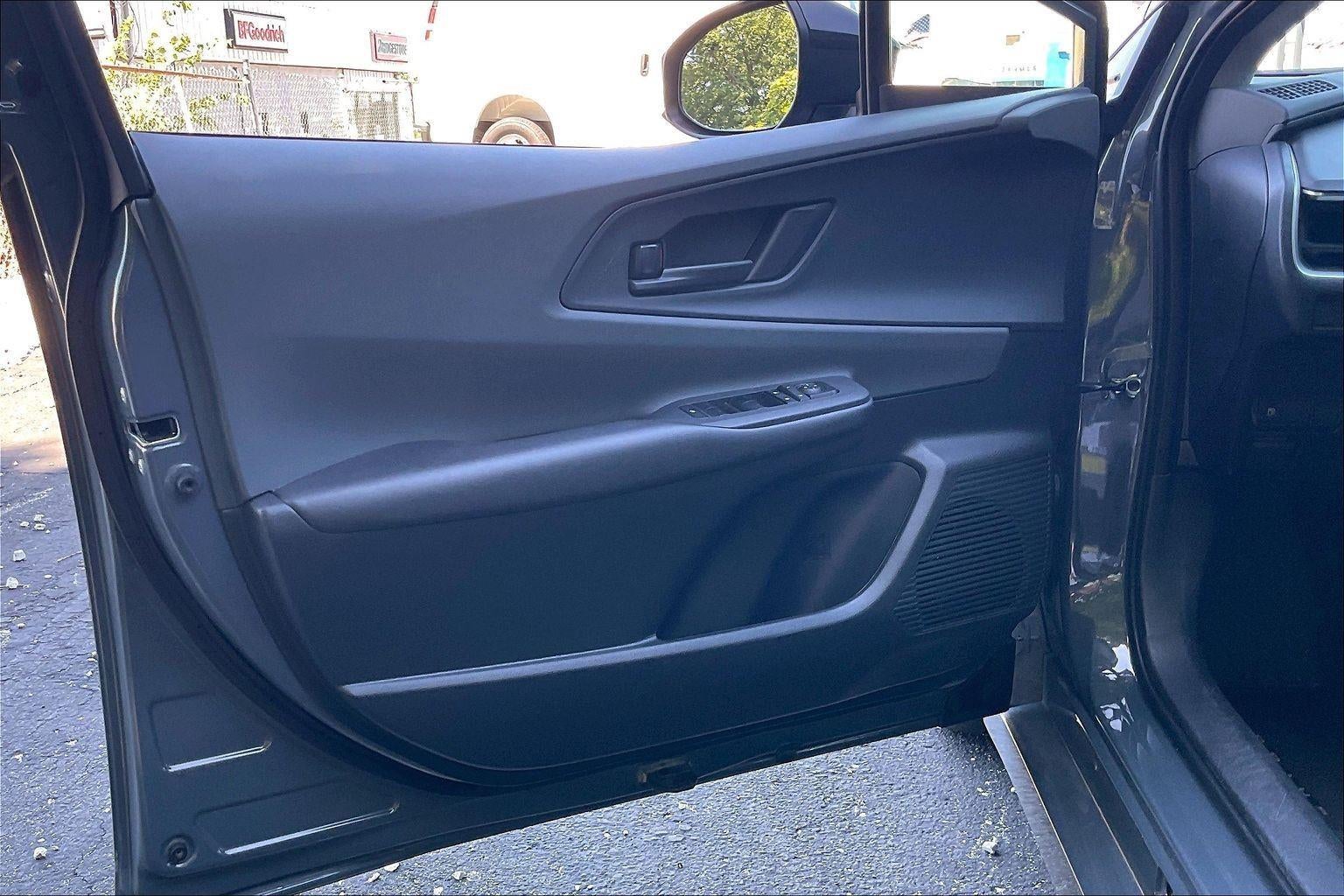 2025 Toyota Prius LE