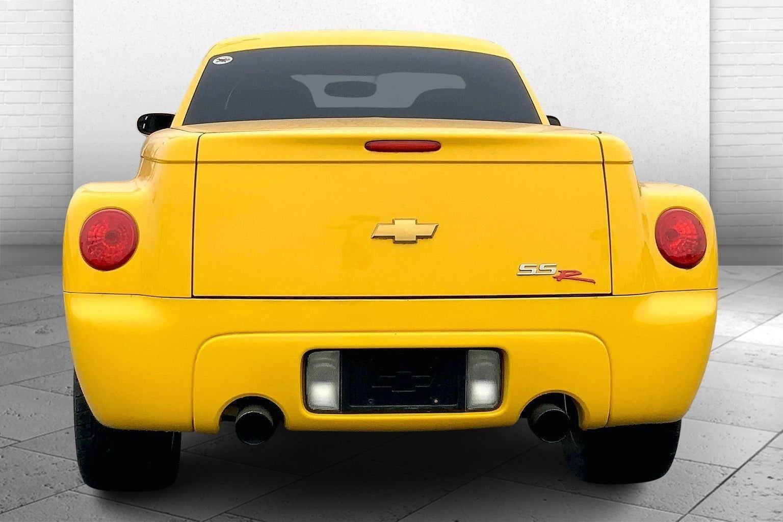 2004 Chevrolet SSR LS