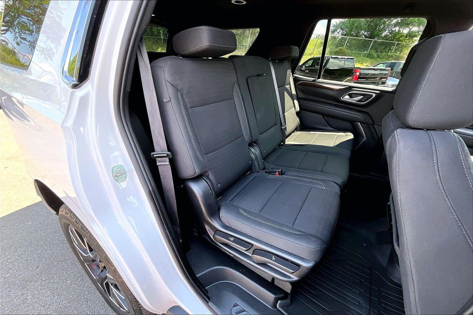 2023 GMC Yukon SLE