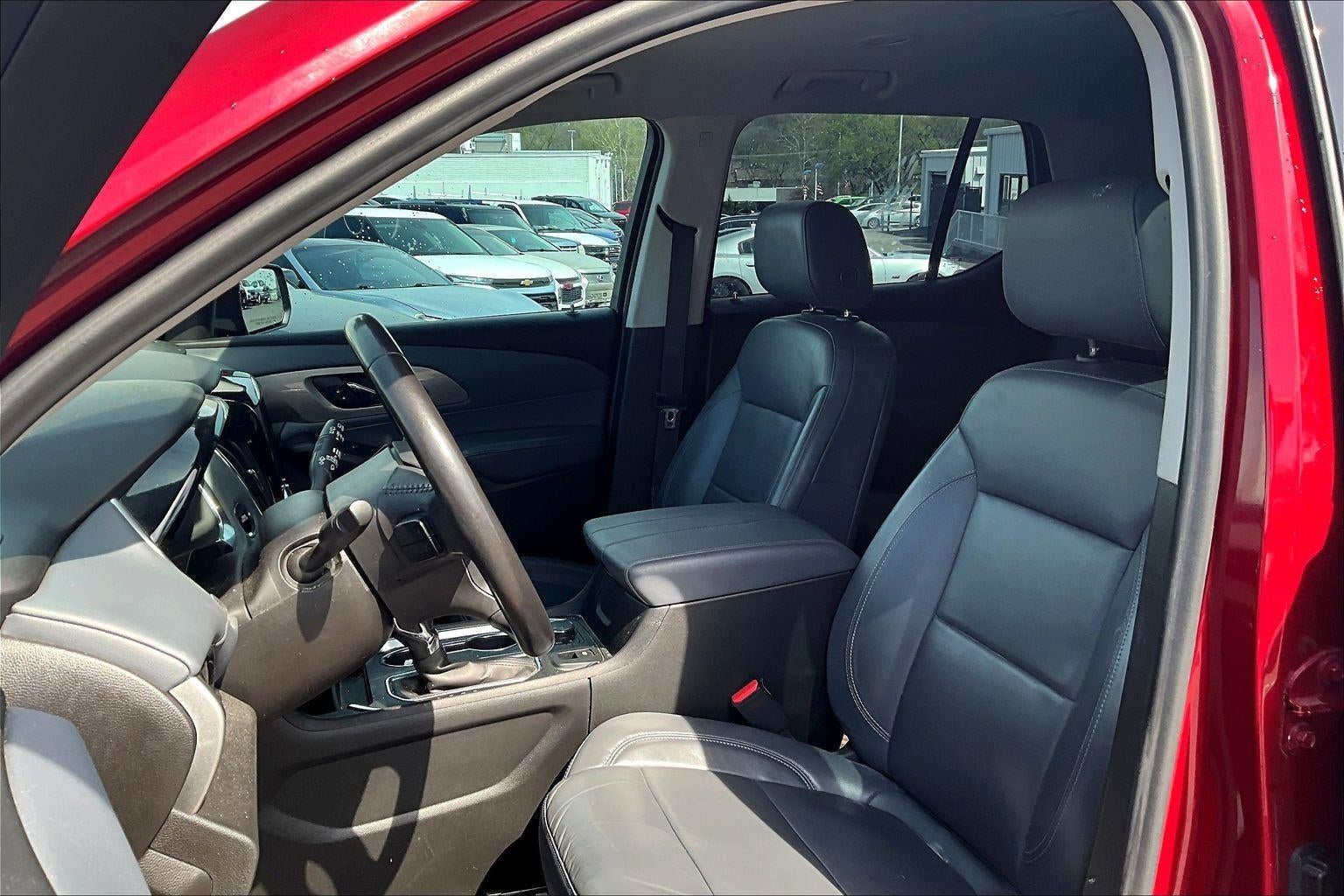 2021 Chevrolet Traverse LT Leather