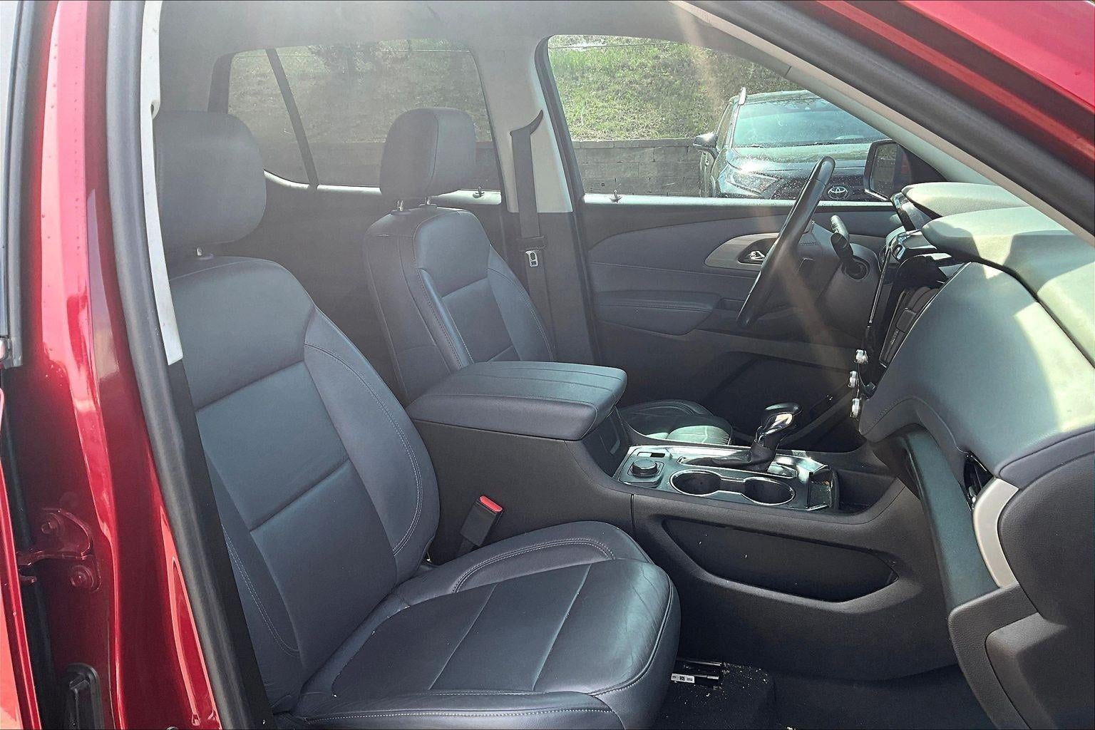 2021 Chevrolet Traverse LT Leather