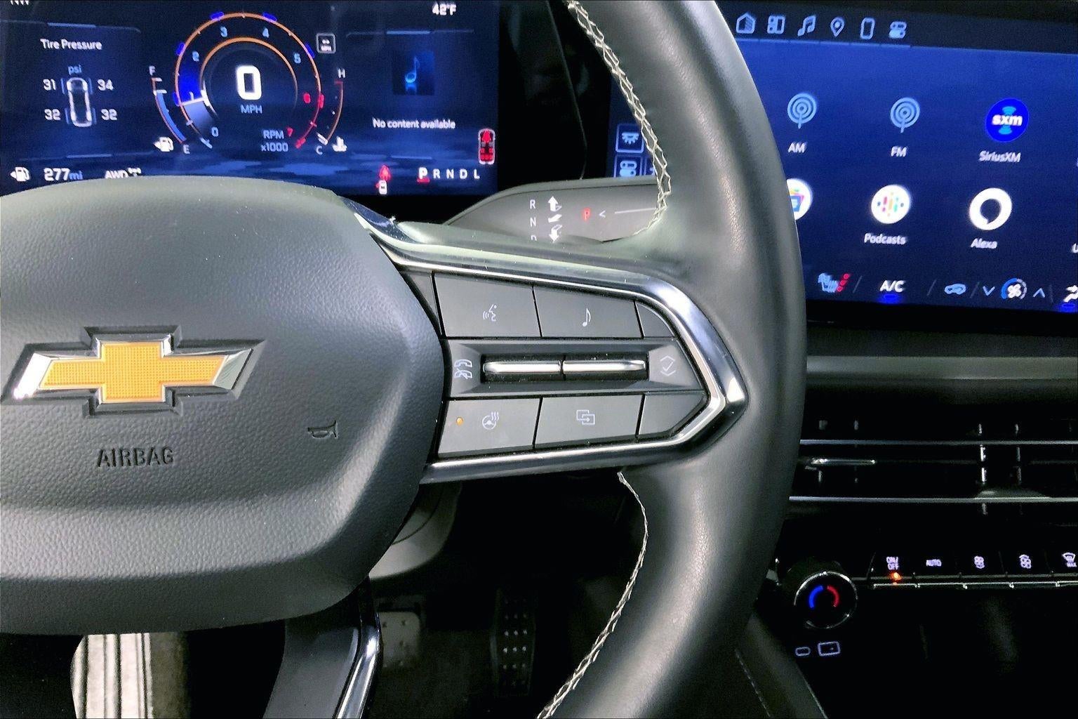 2024 Chevrolet Traverse LT