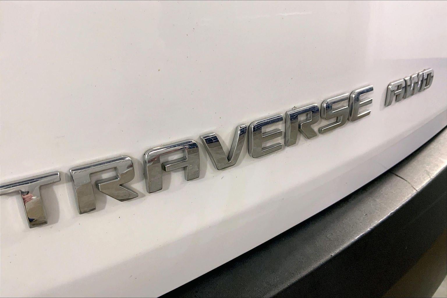 2023 Chevrolet Traverse LT Cloth