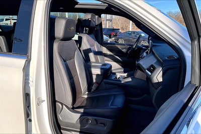 2023 Chevrolet Suburban High Country