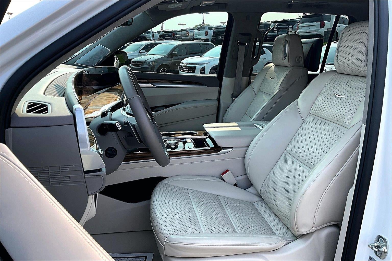 2025 Cadillac Escalade Sport Platinum