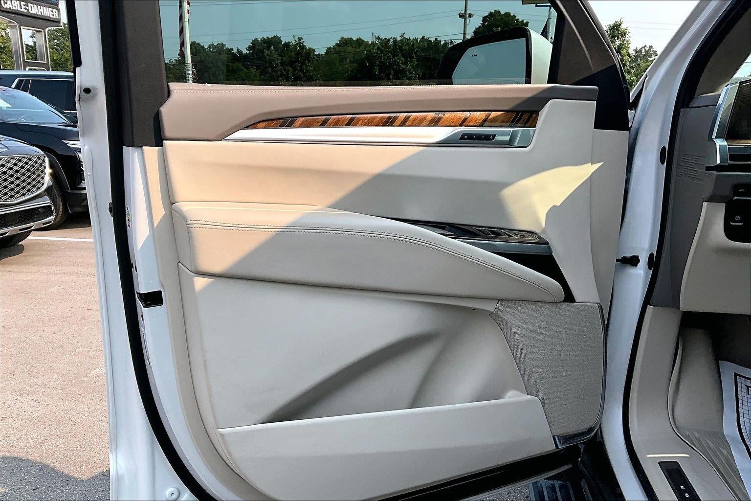 2025 Cadillac Escalade Sport Platinum