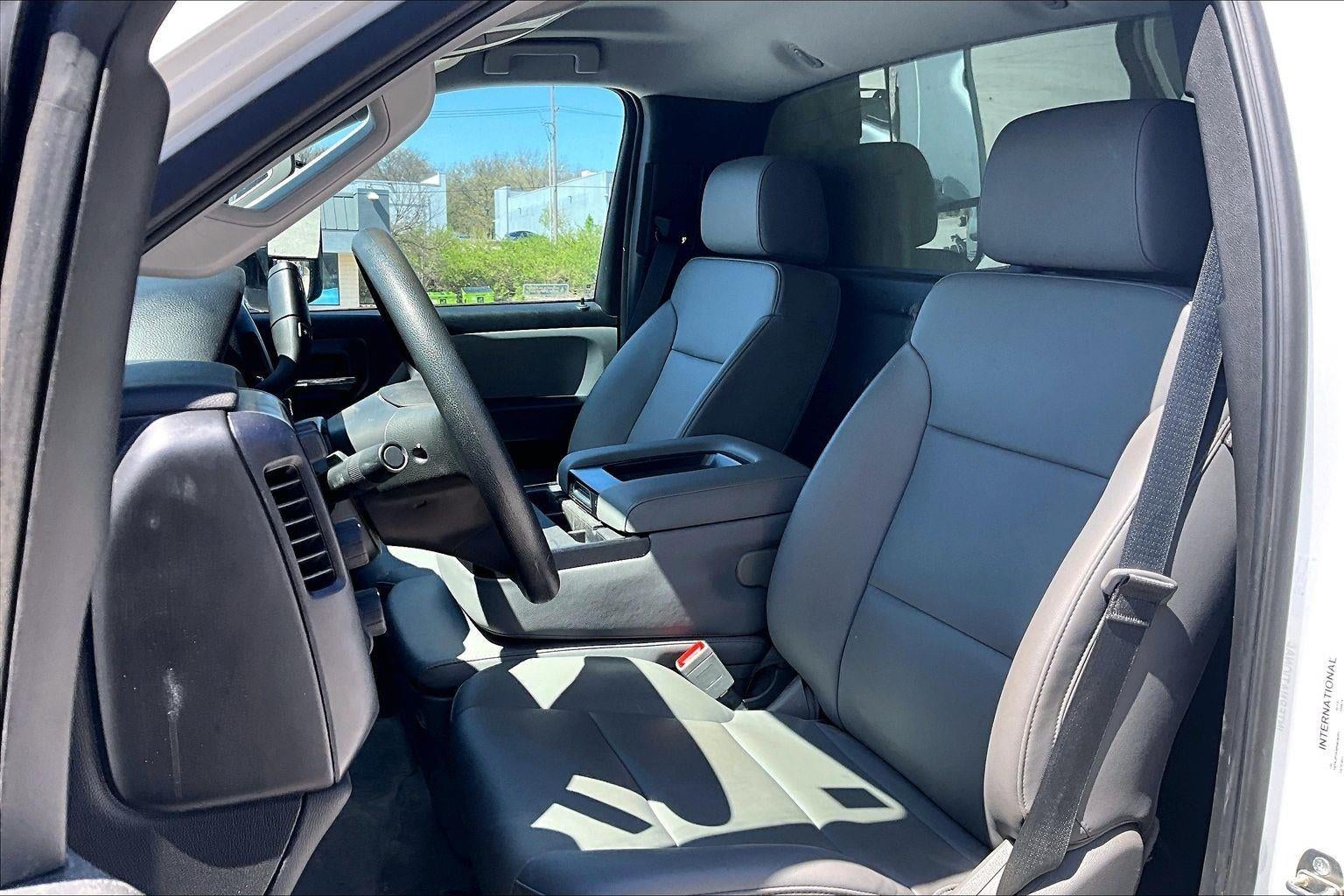 2023 Chevrolet Silverado 5500 HD Work Truck