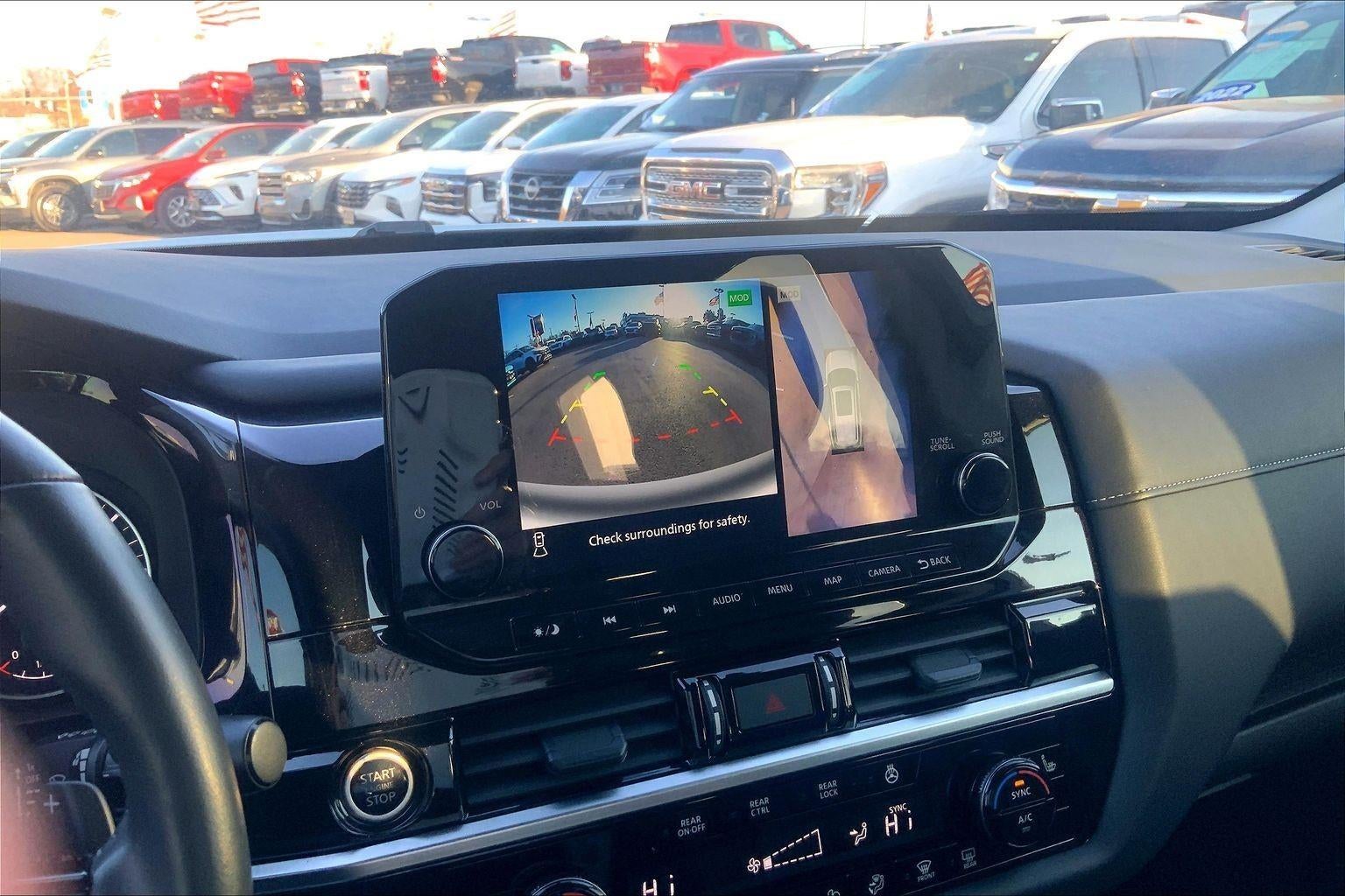 2024 Nissan Pathfinder SL