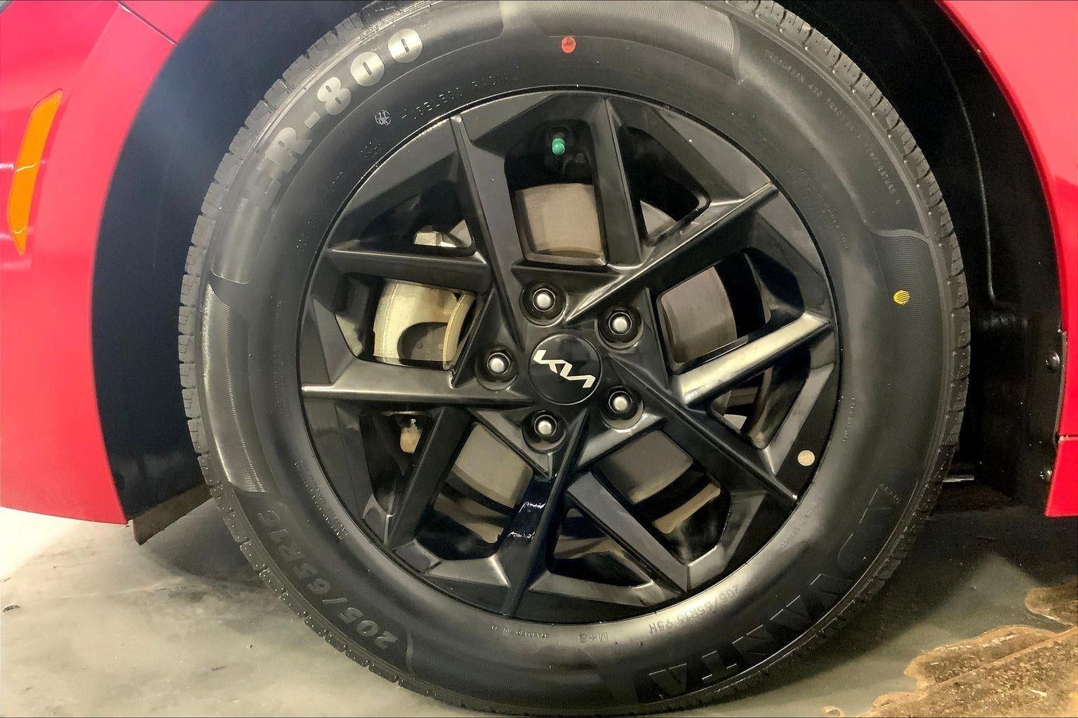 2025 Kia K5 LXS