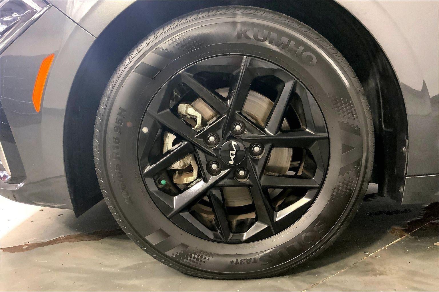 2025 Kia K5 LXS