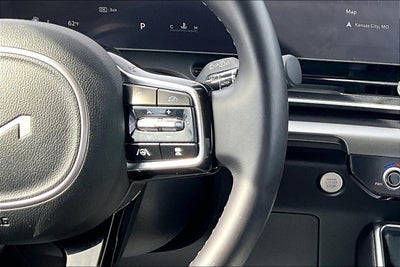 2025 Kia Carnival SX