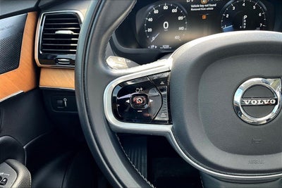 2021 Volvo XC90 Momentum