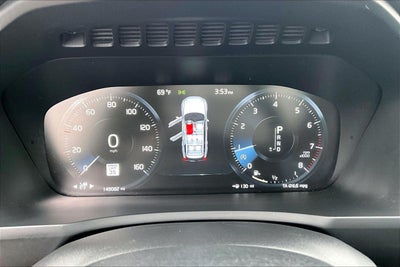 2016 Volvo XC90 T6 Momentum