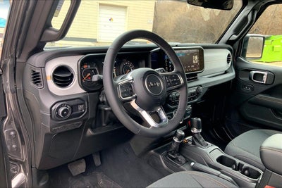 2025 Jeep Wrangler 4-Door Sahara 4x4