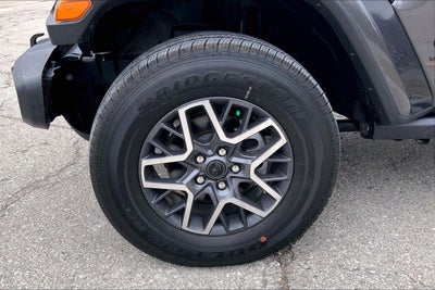 2025 Jeep Wrangler 4-Door Sahara 4x4