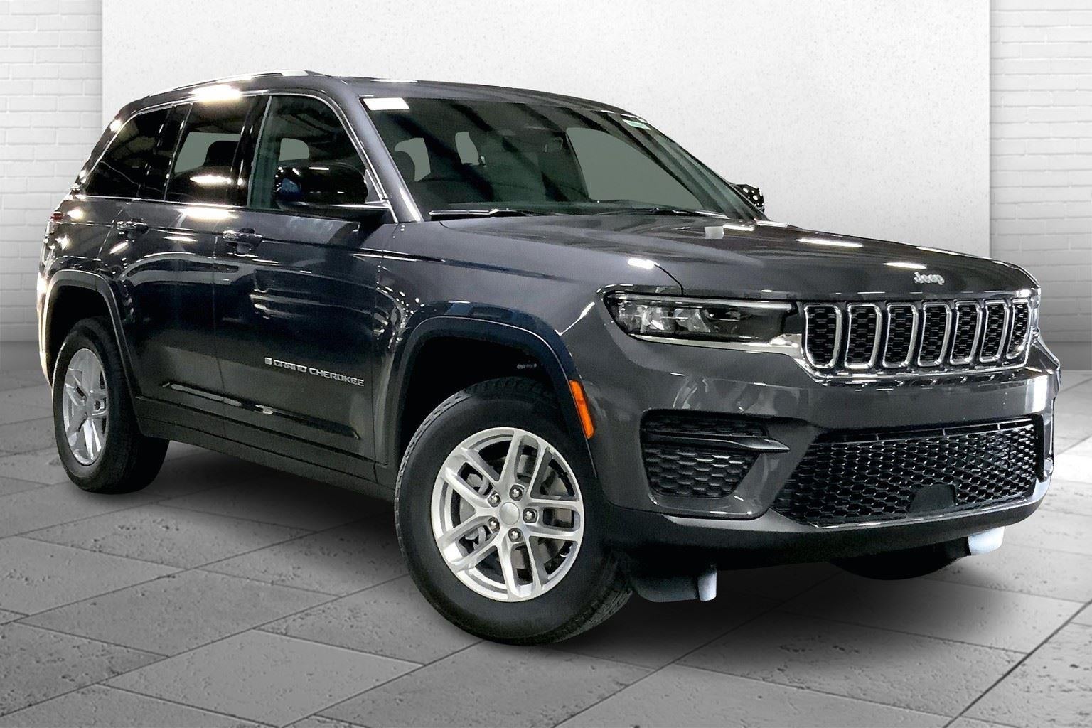2025 Jeep Grand Cherokee GRAND CHEROKEE LAREDO X 4X4