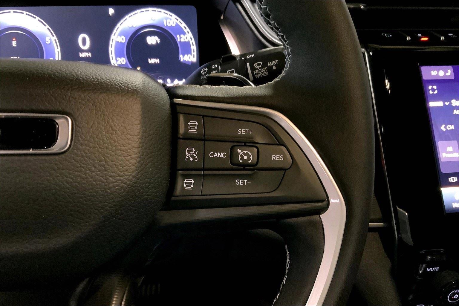 2025 Jeep Grand Cherokee GRAND CHEROKEE LAREDO X 4X4