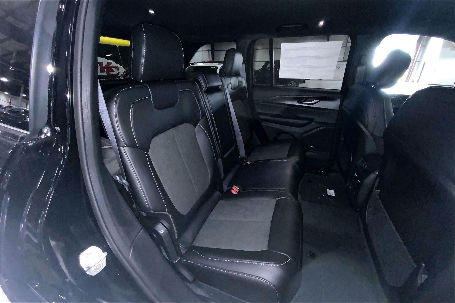 2025 Jeep Grand Cherokee GRAND CHEROKEE ALTITUDE 4X4