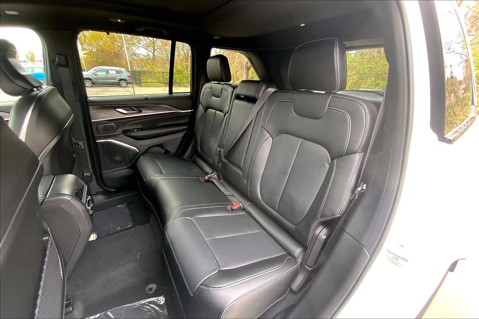 2025 Jeep Grand Cherokee GRAND CHEROKEE OVERLAND 4X4