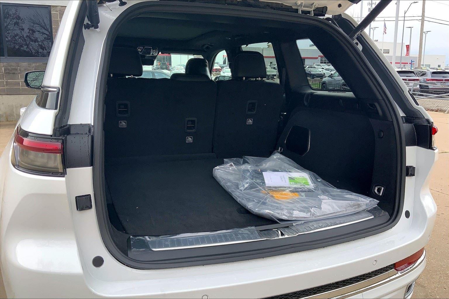 2025 Jeep Grand Cherokee GRAND CHEROKEE OVERLAND 4X4