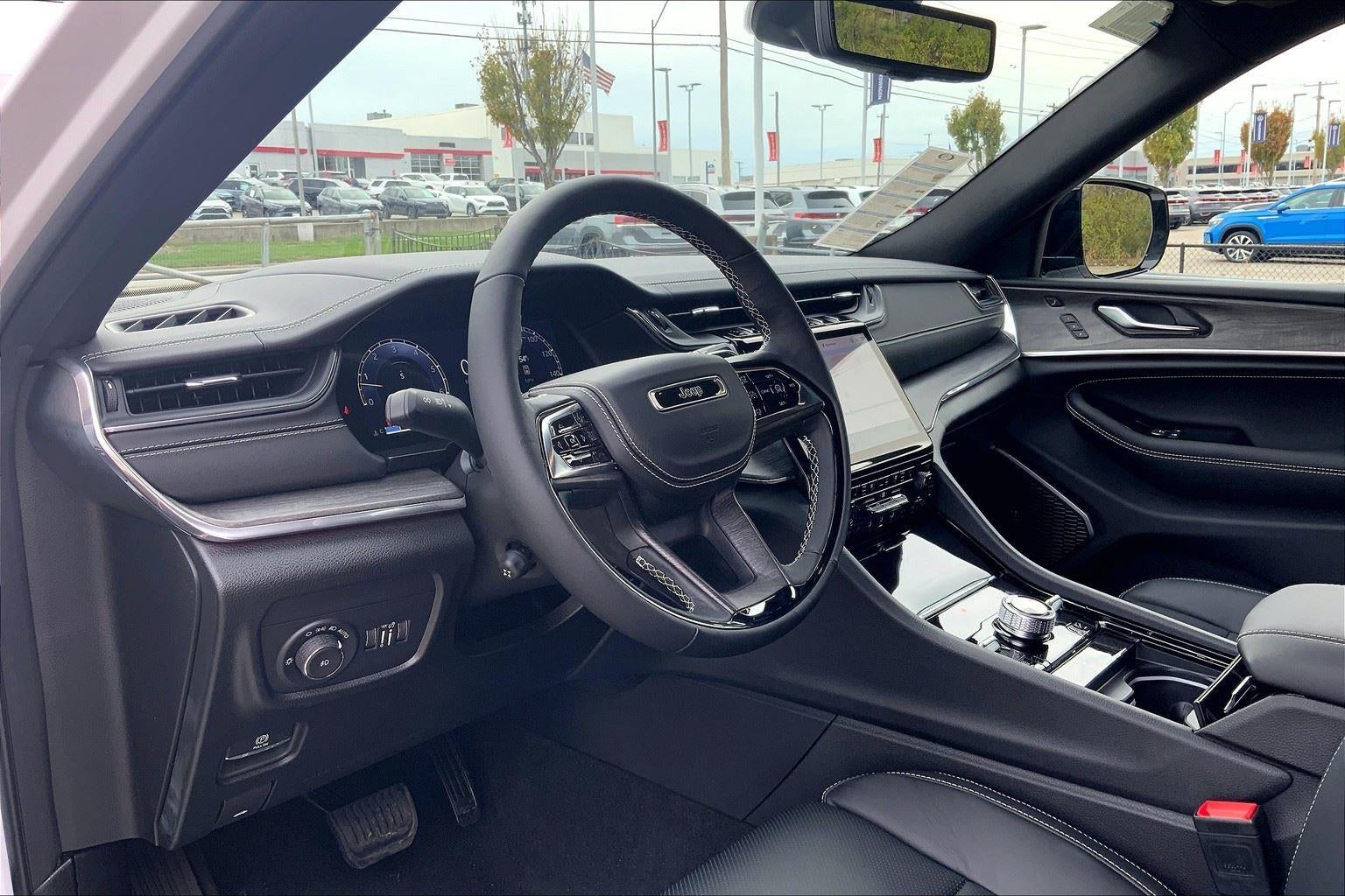 2025 Jeep Grand Cherokee GRAND CHEROKEE OVERLAND 4X4