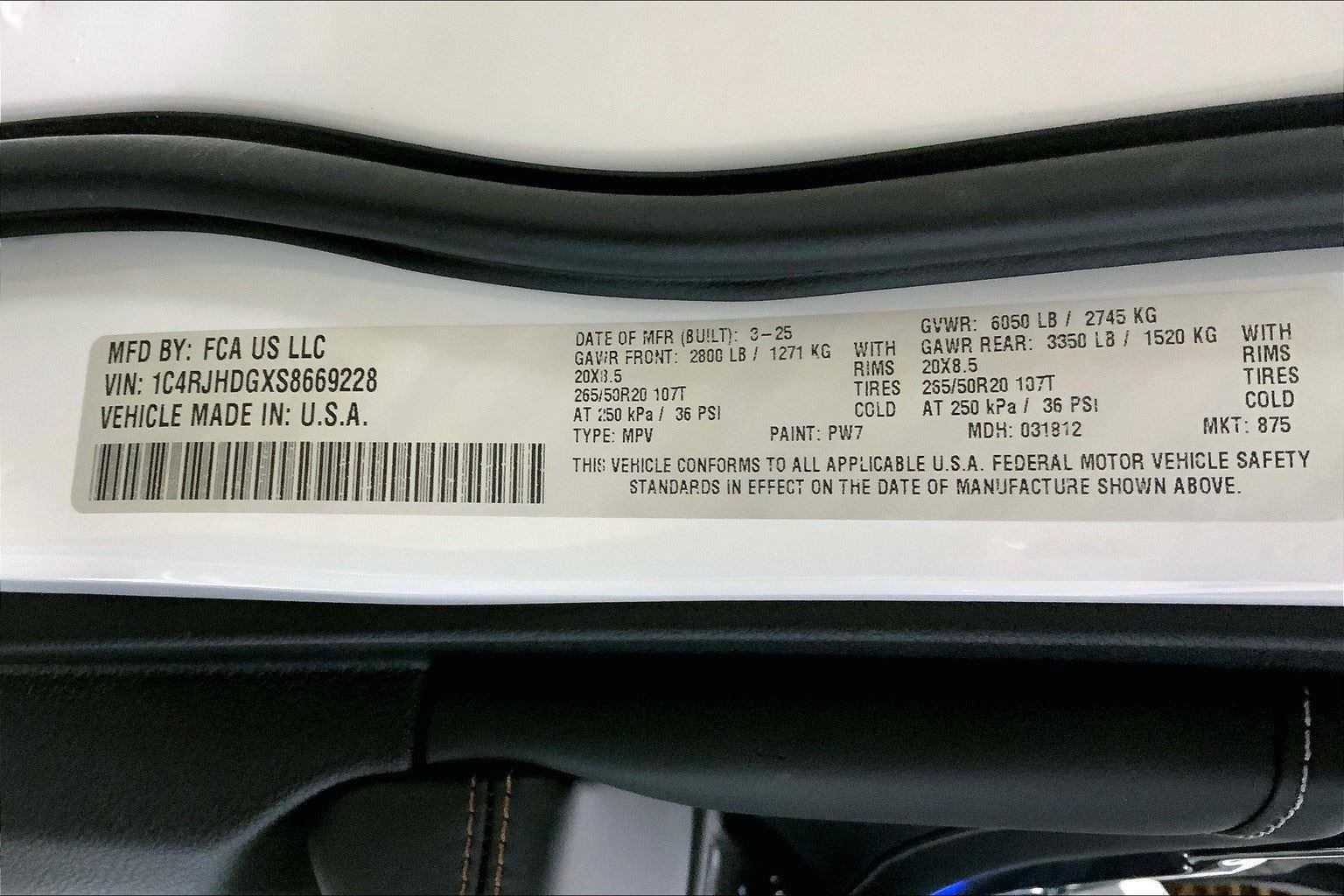 2025 Jeep Grand Cherokee GRAND CHEROKEE OVERLAND 4X4