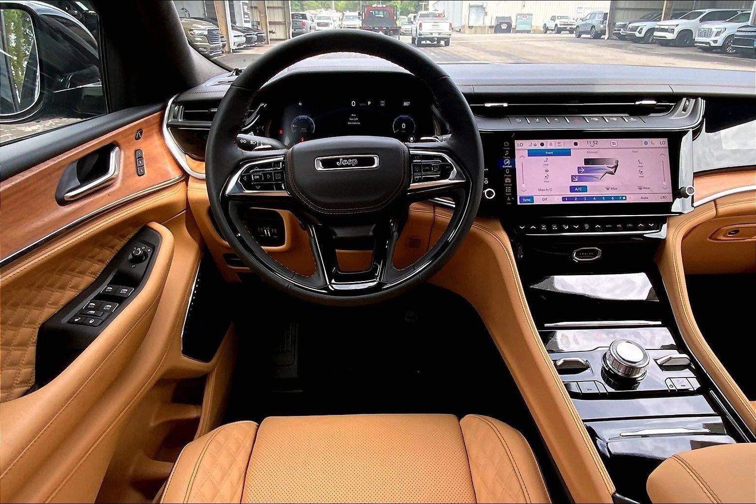 2026 Jeep Grand Cherokee GRAND CHEROKEE SUMMIT 4X4