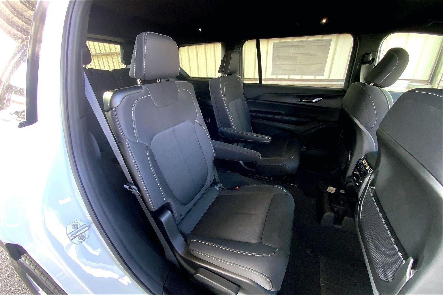 2026 Jeep Grand Cherokee GRAND CHEROKEE L LAREDO 4X4