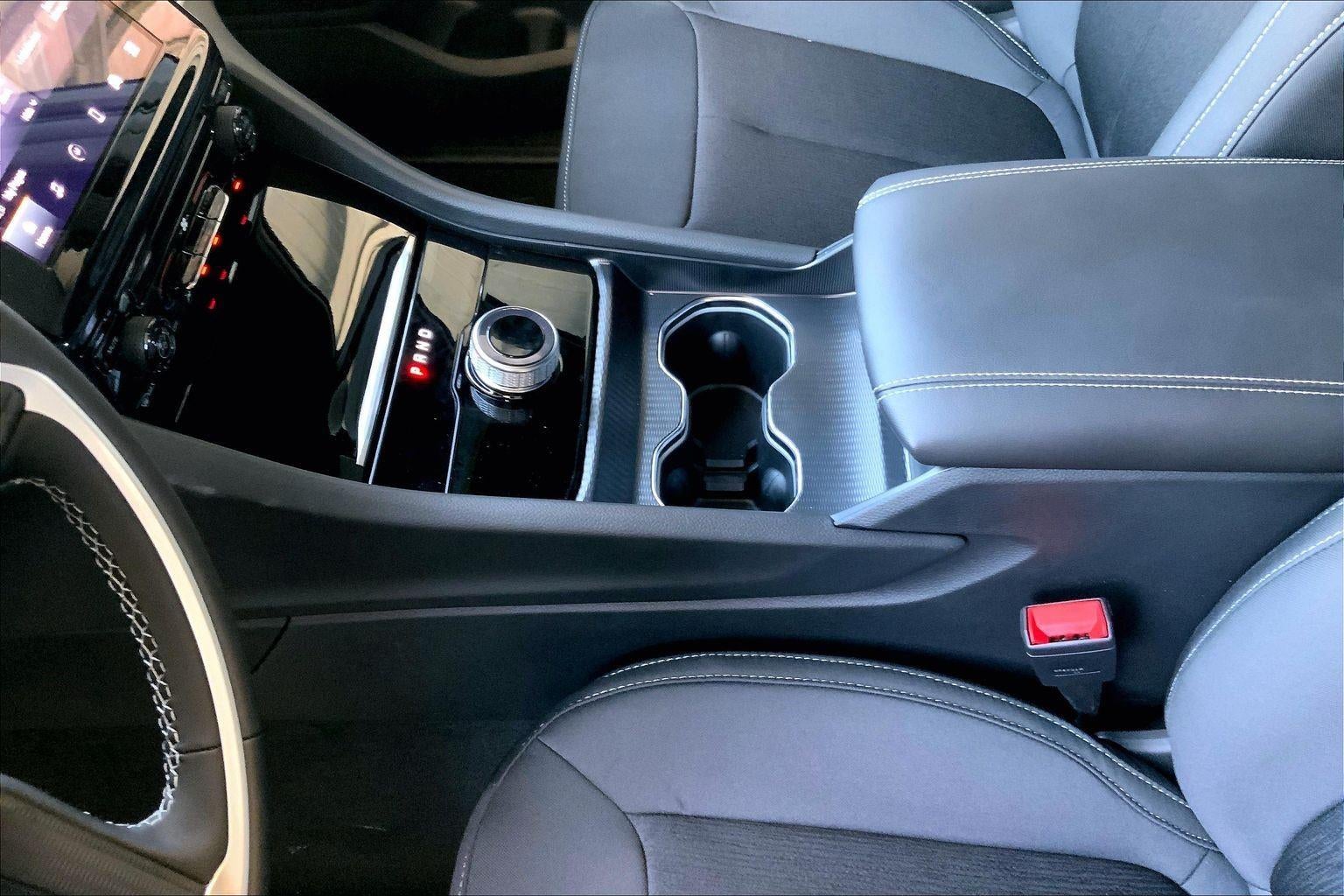 2026 Jeep Grand Cherokee GRAND CHEROKEE L LAREDO 4X4