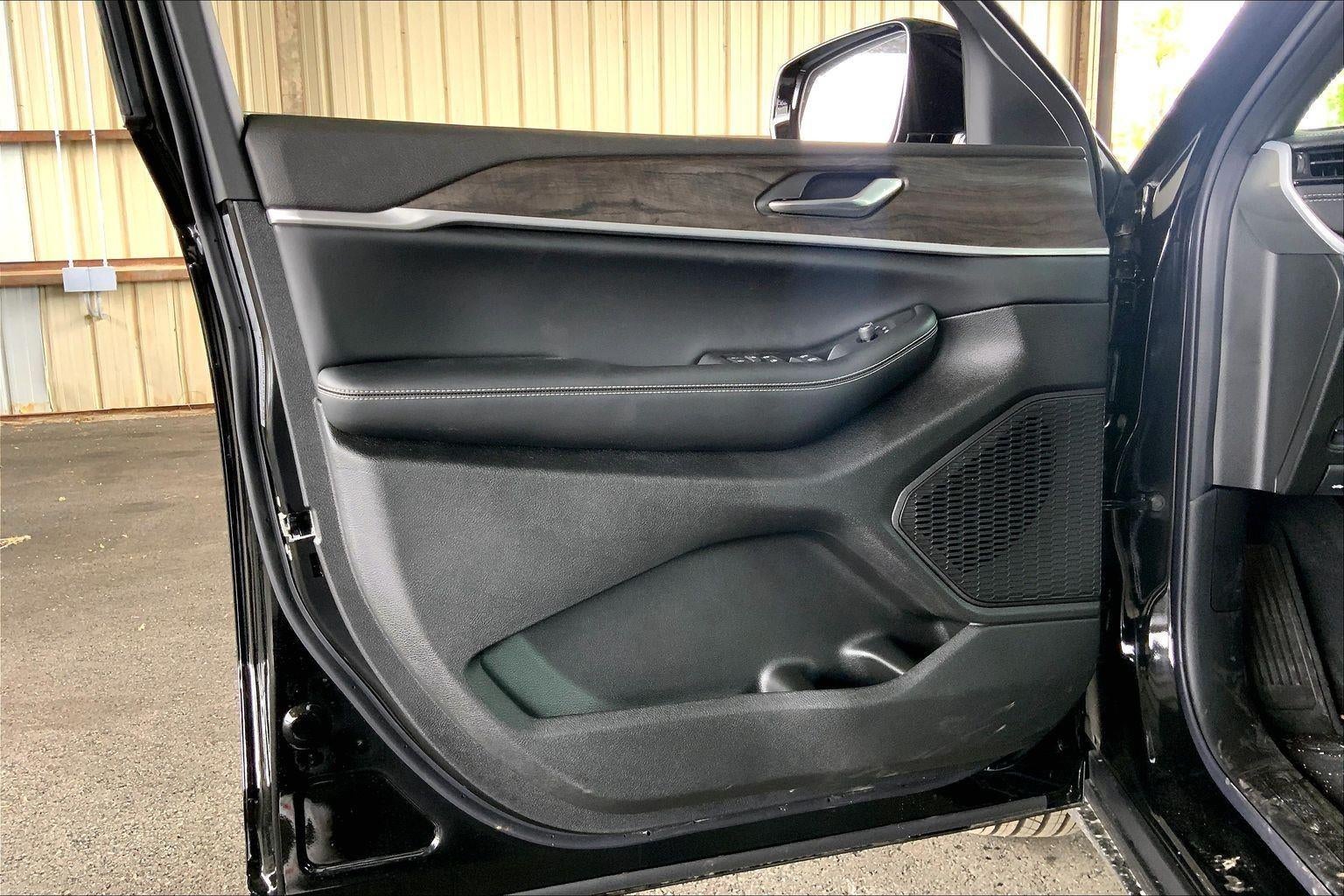 2026 Jeep Grand Cherokee GRAND CHEROKEE L LAREDO ALTITUDE 4X4