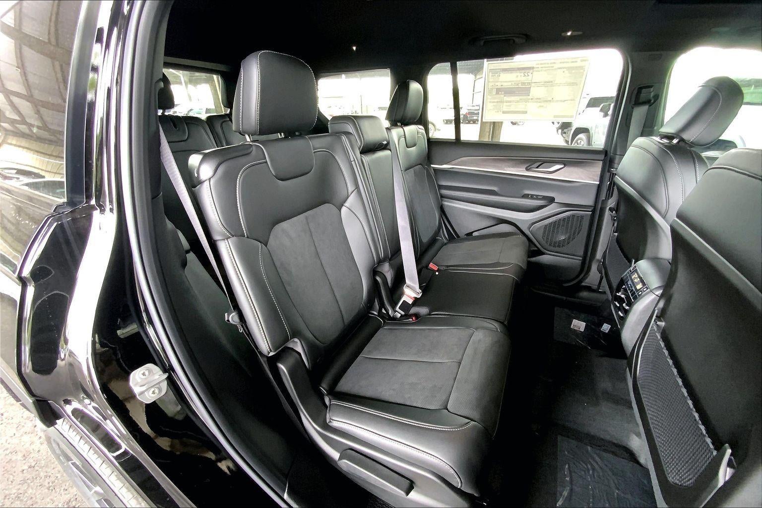 2026 Jeep Grand Cherokee GRAND CHEROKEE L LAREDO ALTITUDE 4X4