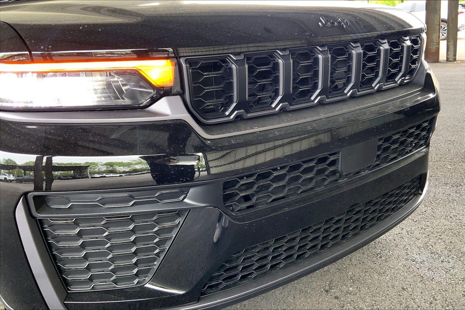 2026 Jeep Grand Cherokee GRAND CHEROKEE L LAREDO ALTITUDE 4X4