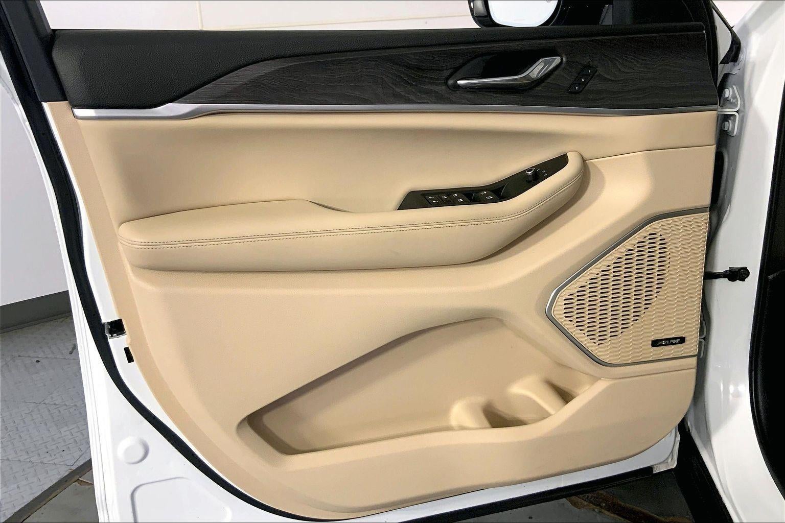 2025 Jeep Grand Cherokee L Limited 4x4