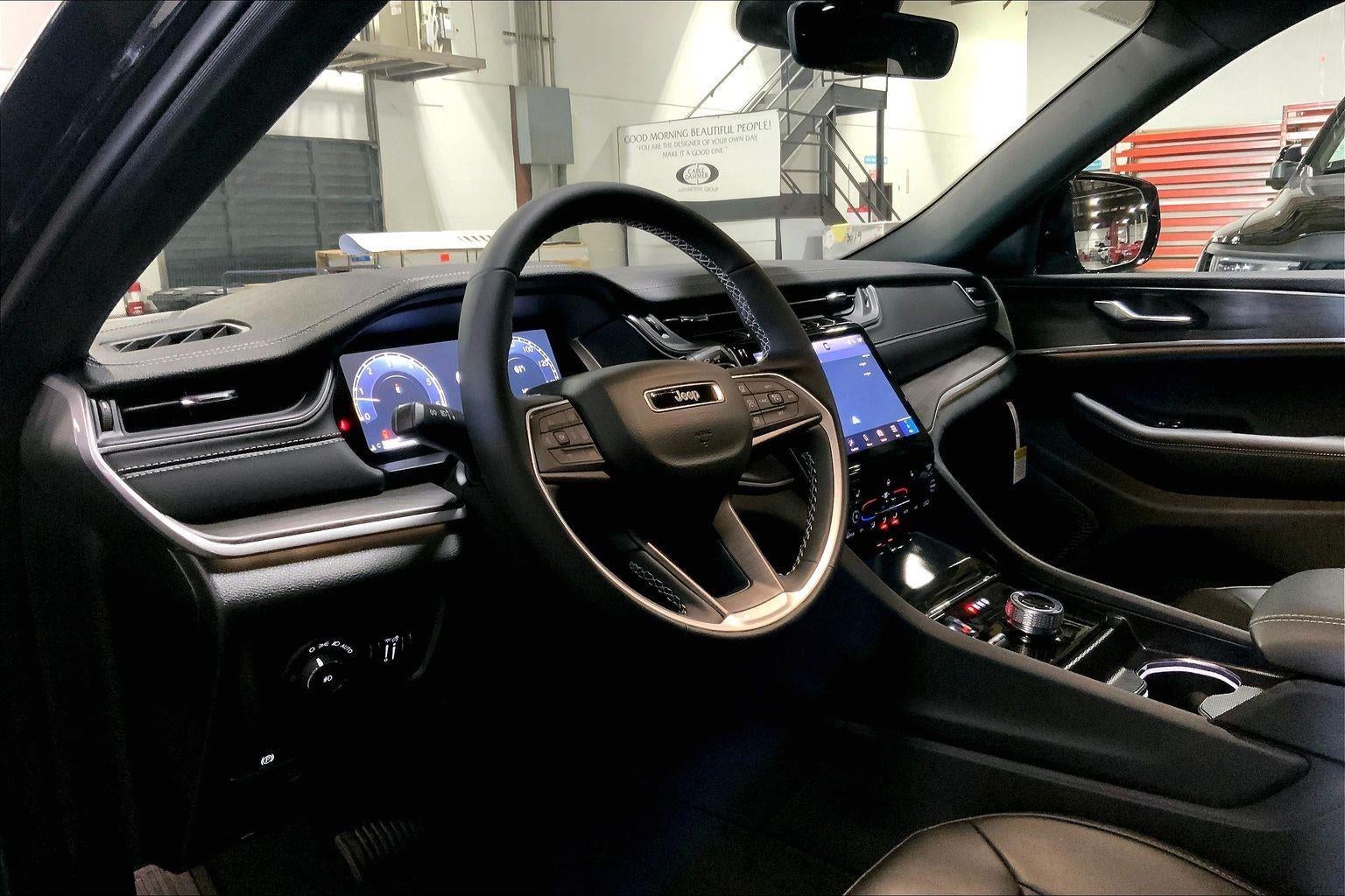 2025 Jeep Grand Cherokee GRAND CHEROKEE L LIMITED 4X4