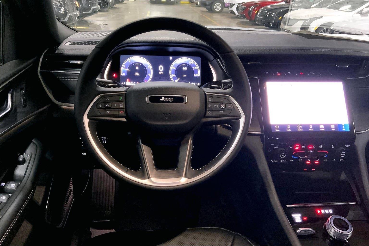 2025 Jeep Grand Cherokee GRAND CHEROKEE L LIMITED 4X4