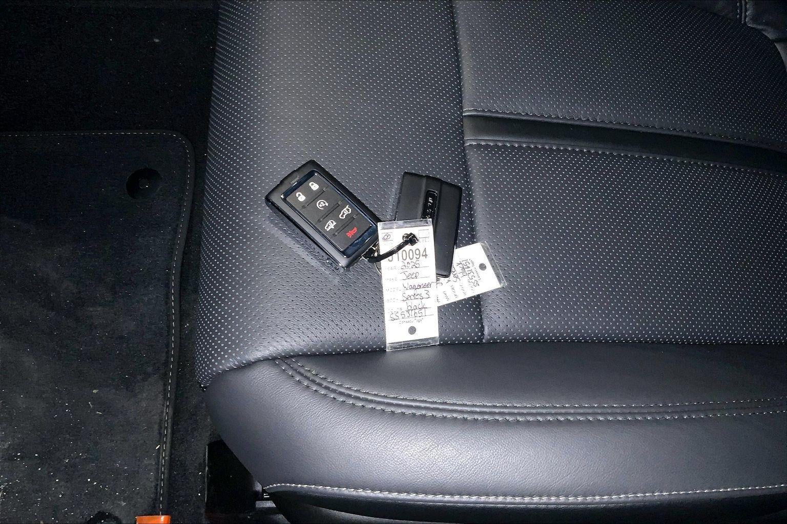 2025 Jeep Wagoneer WAGONEER L SUPER 4X4