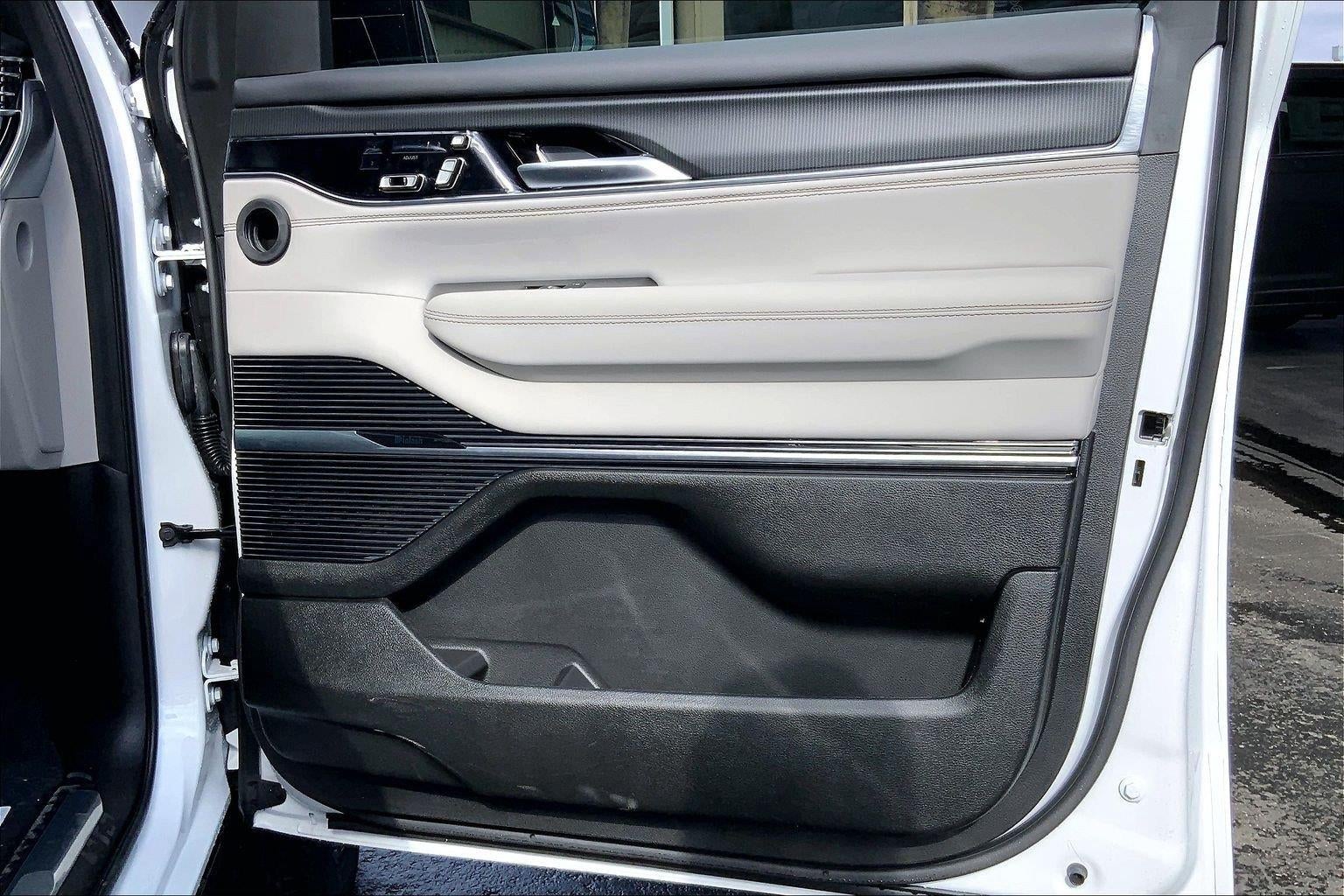 2026 Jeep Grand Wagoneer GRAND WAGONEER SUMMIT OBSIDIAN 4X4