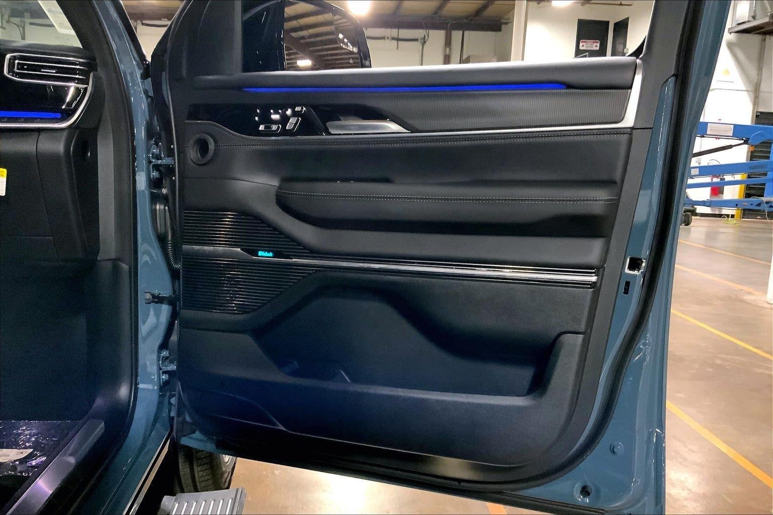 2026 Jeep Grand Wagoneer GRAND WAGONEER SUMMIT OBSIDIAN 4X4